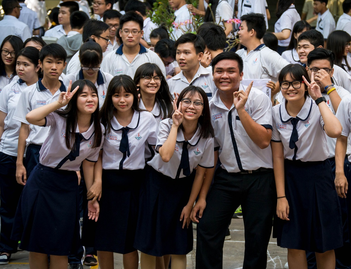 Top 10 mẫu đồng phục học sinh cấp 3 đẹp, ấn tượng nhất tại Việt Nam